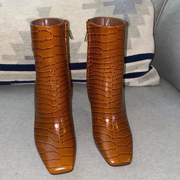 Jimmy Choo minori 85 croc embossed leather logo booties brown boots 35 NWT - Picture 3 of 14